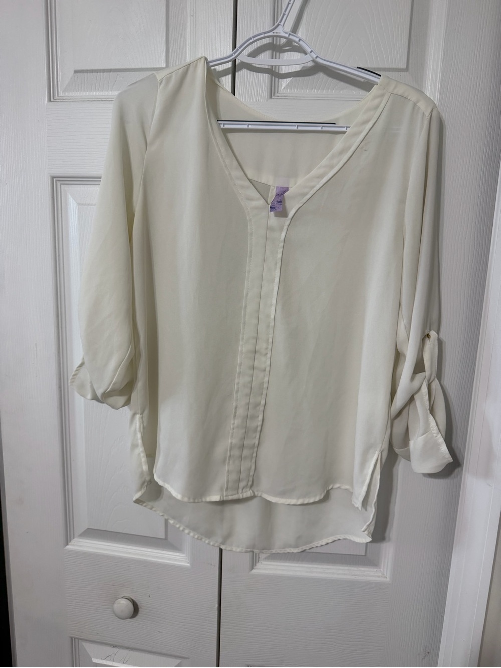 Alyx Cream V-Neck Roll-Tab Blouse